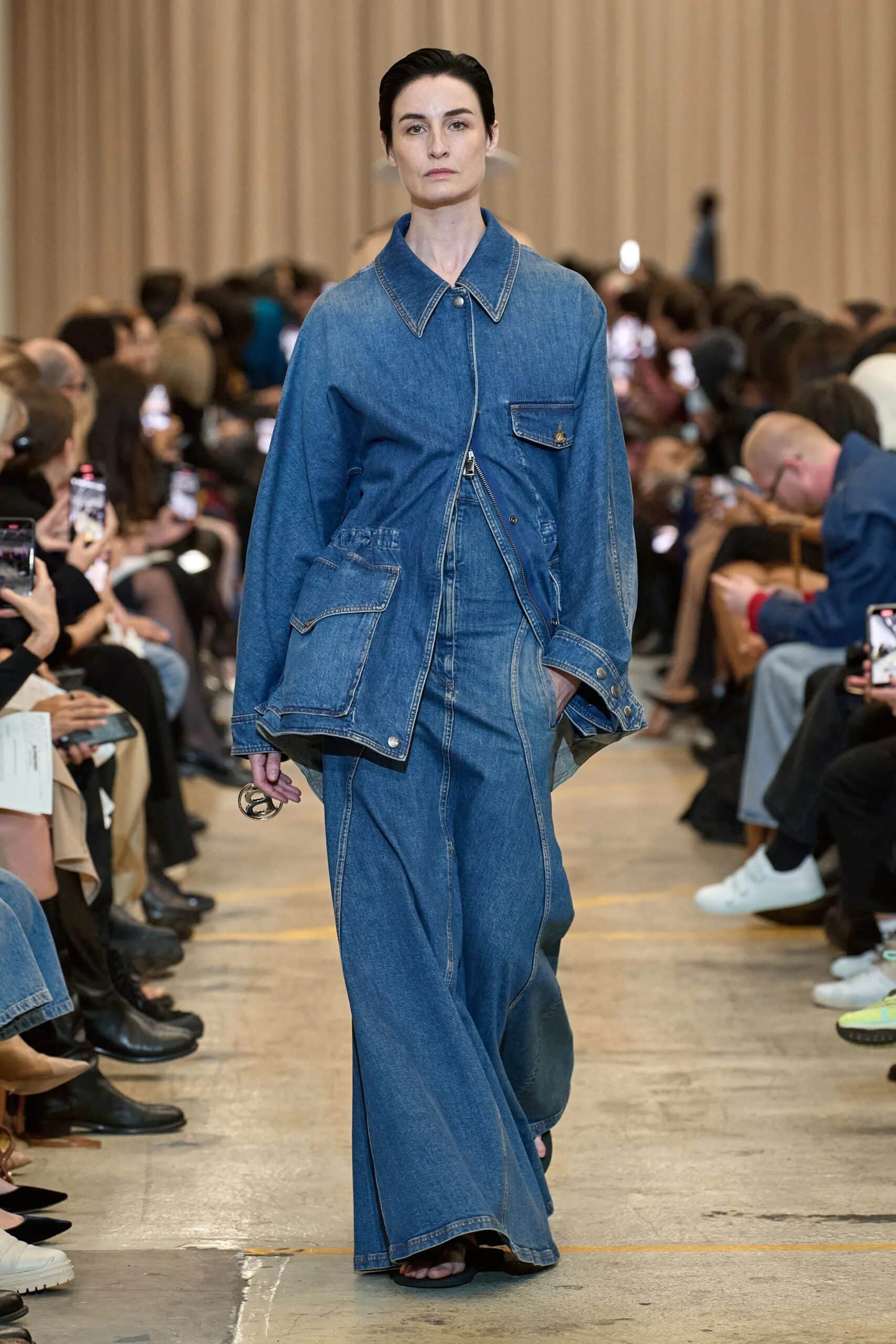 Relaxed Denim Spring Summer 2023 Trend