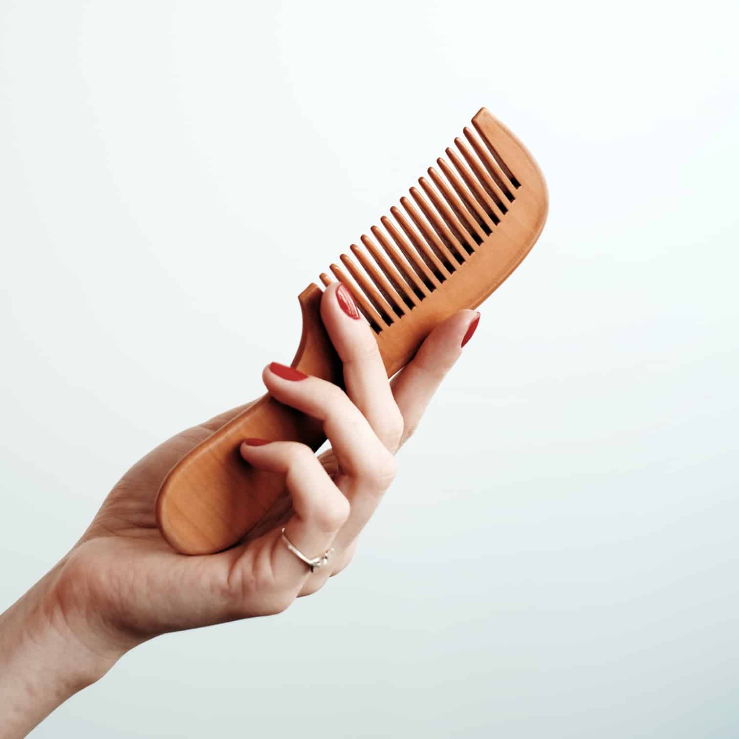 10 Amazing Wooden Comb Benefits For Your Hair